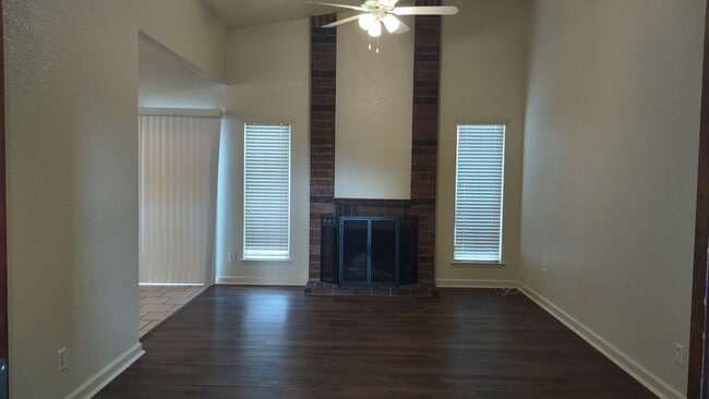 Building Photo - 8956 Red Leaf Way