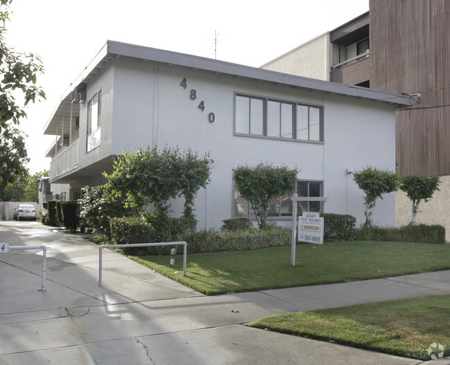 Primary Photo - 4840 Van Noord Ave