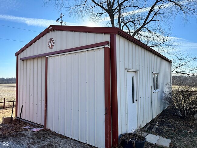 Foto del edificio - 7986 E Co Rd 975 S