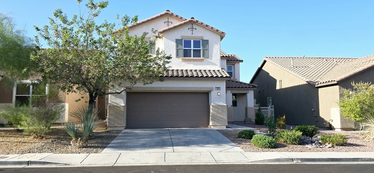 Foto principal - Upgraded-Gorgeous 3 bedroom in Henderson!