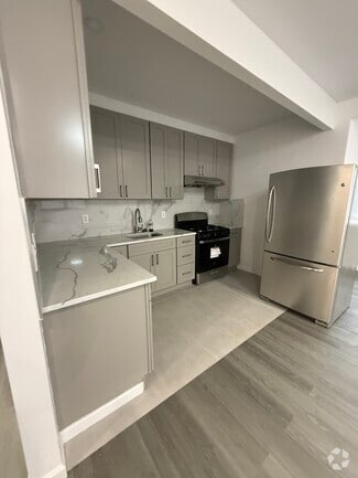 Building Photo - 55 Highlawn Ave