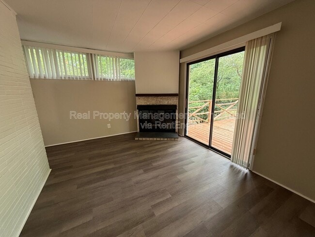 Building Photo - 2523 Overbrook Dr