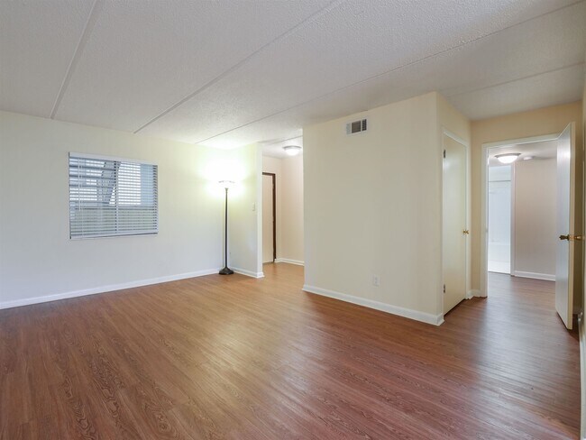 Foto del edificio - 545 E 7th Ave