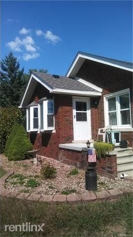 Foto principal - 21875 Dickinson Rd