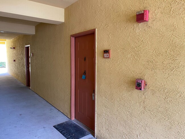 Foto del edificio - 10831 Windsor Walk Dr