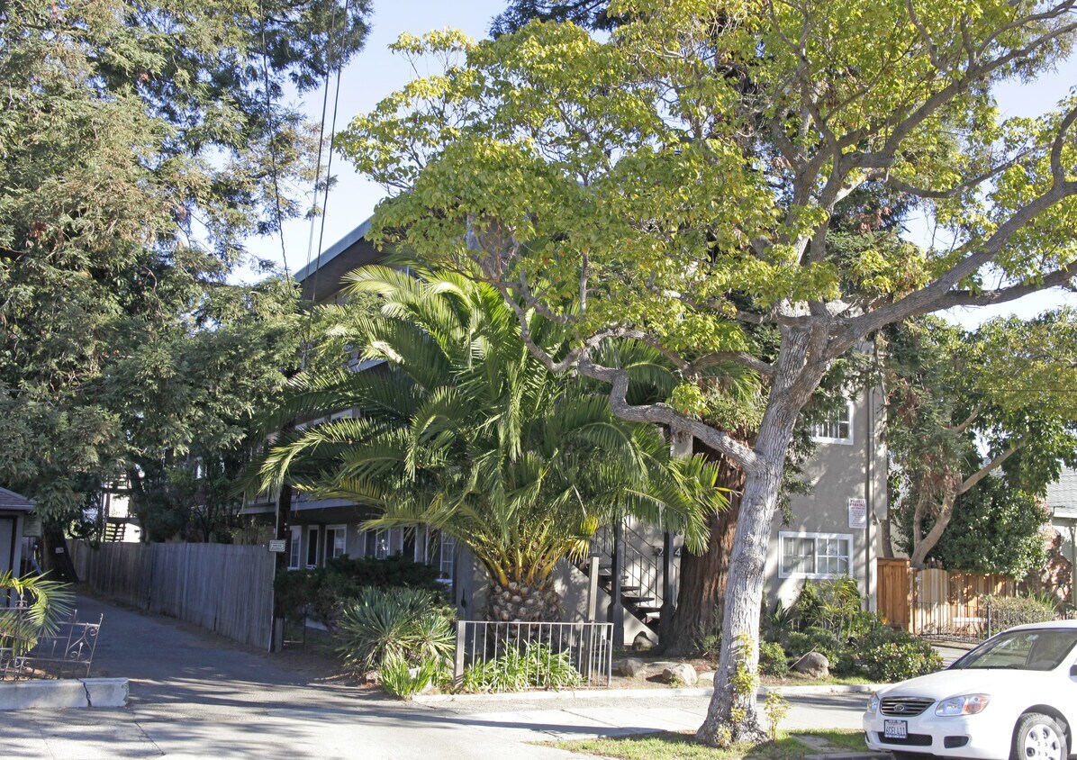 Foto del edificio - 2045 Santa Clara Ave