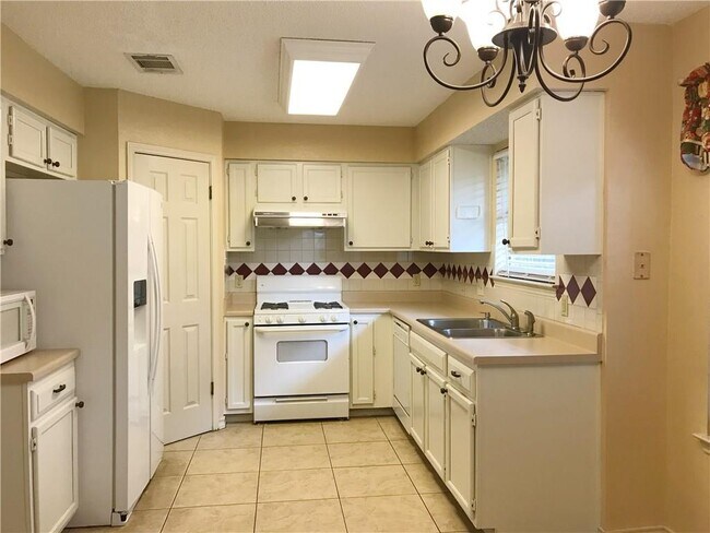 Foto del edificio - 13305 Black Canyon Dr