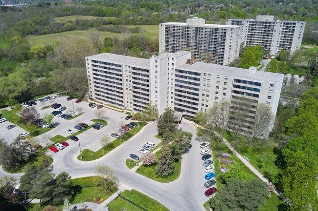 Building Photo - 115 Cherryhill Blvd