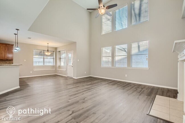 Foto del edificio - 4 br, 2.5 bath House - 4613 Monarch Dr UNIT