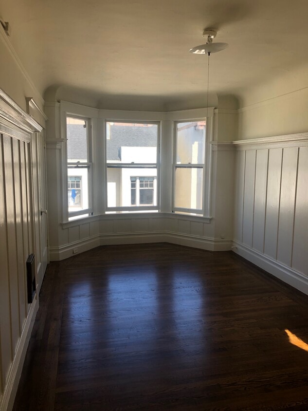 living room - 1525 Clay St