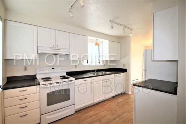 Building Photo - 927 S Wild Phlox Pl