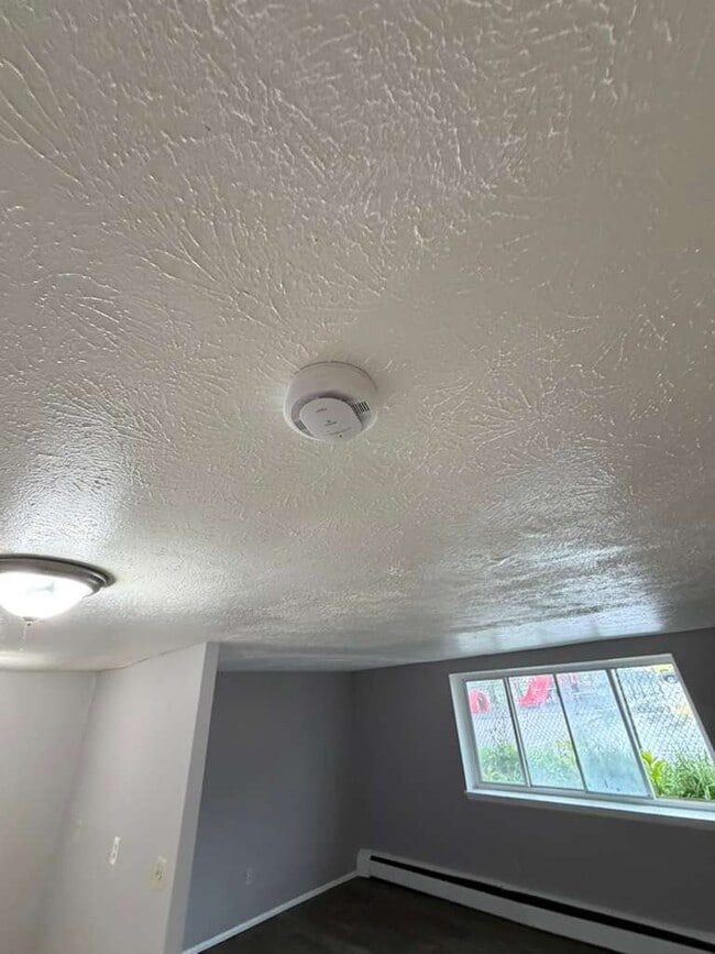 Building Photo - 13540 Superior Rd