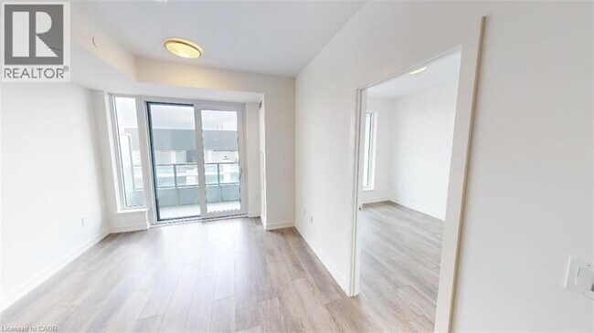 Photo du bâtiment - 15 Wellington St S