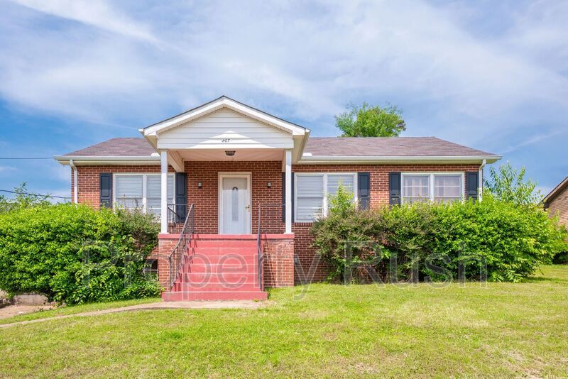 Primary Photo - 807 Woodland Dr