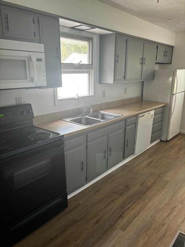 gally kitchen - 1234 N 6th St