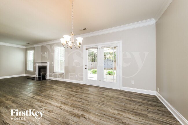 Foto del edificio - 136 Wintergreen Ct