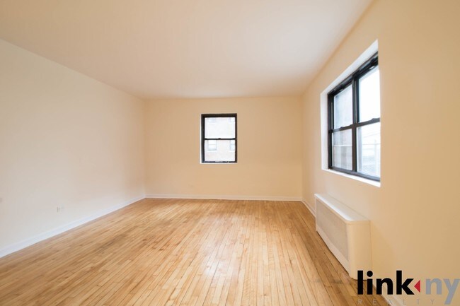 Building Photo - 15304 75th Ave