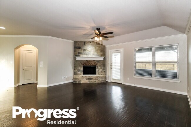 Foto del edificio - 4112 Bridle Path Ln