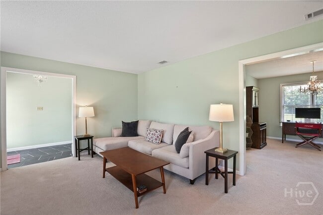 Building Photo - 204 Pine Grove Dr