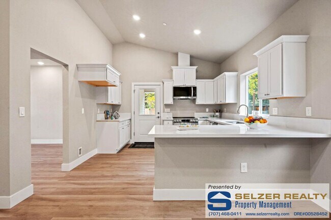 Building Photo - Beautiful newly-constructed 3 bd. home at ...