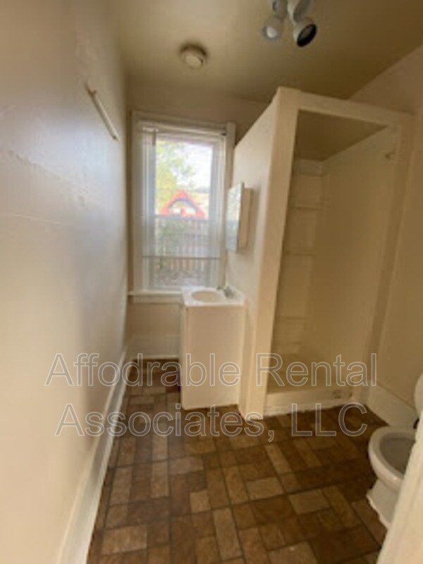 1820a S 4th St, Milwaukee, WI 53204 House Rental in Milwaukee, WI