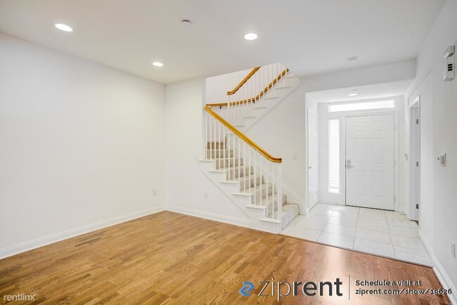 Building Photo - 3 br, 2.5 bath Condo - 5831 Seawalk Drive,...