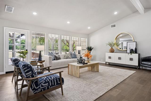 Foto del edificio - 10 Chisholm Trail