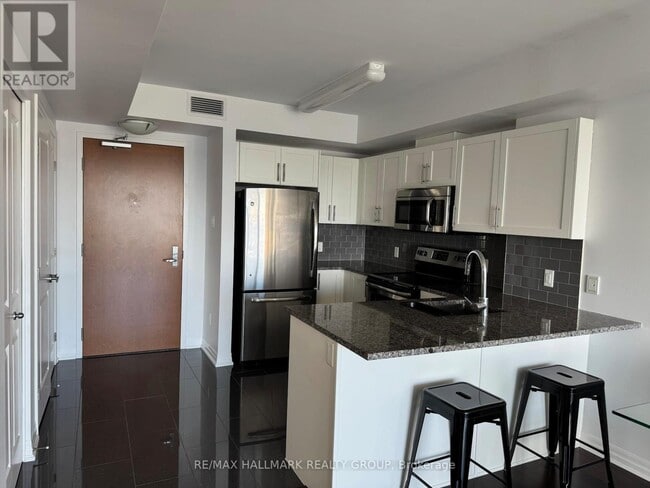 Building Photo - 195 Besserer St