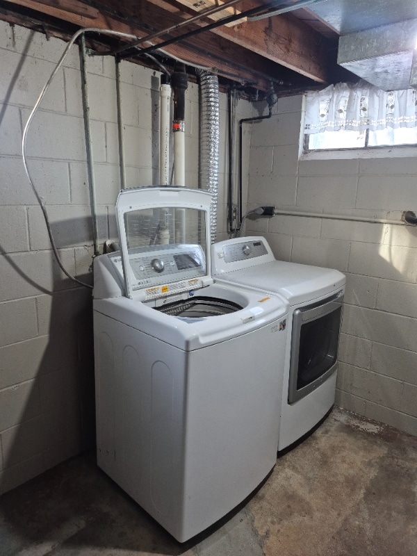 Building Photo - 1002 N 76th St