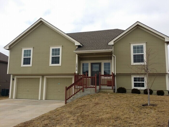 Primary Photo - 4 Bed 3 Bath in KC! Available 12/15!!