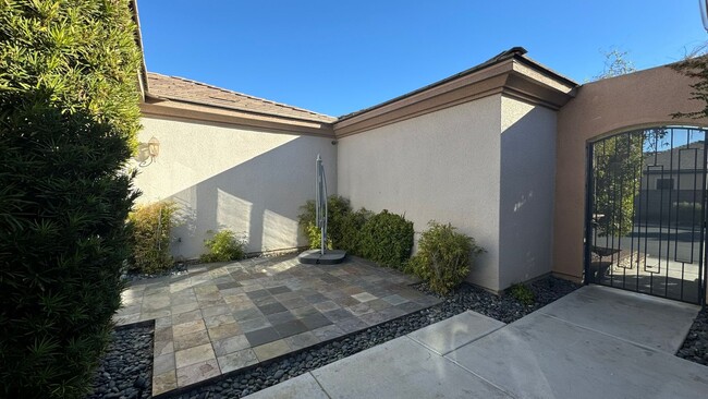 Foto del edificio - Summerlin 3 bdrm plus casita pool & Spa