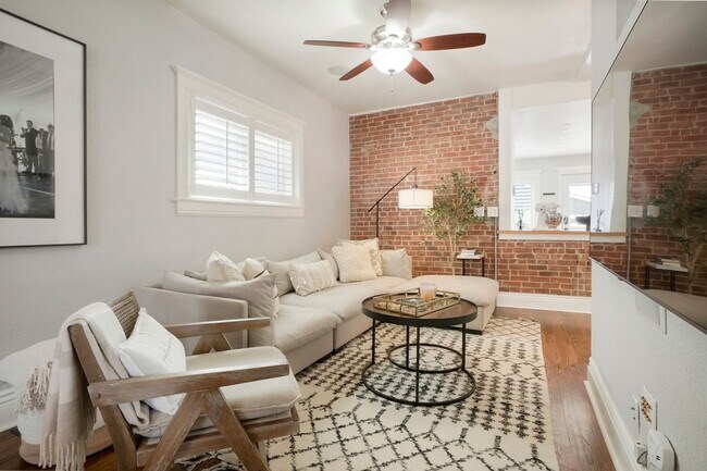 Building Photo - Charming 2BR House in Wash Park