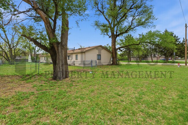 Foto del edificio - 5026 W Newell St