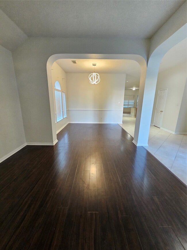 Foto del edificio - 201 Cedar Branch Dr