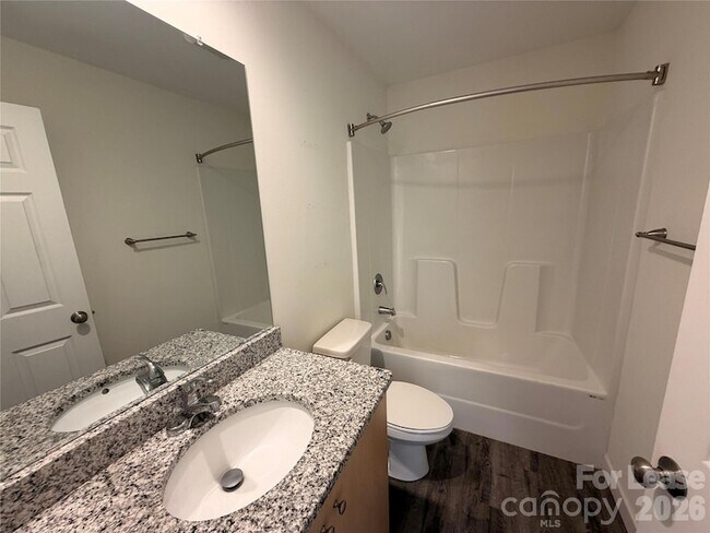 Foto del edificio - 4032 Eugene Dr