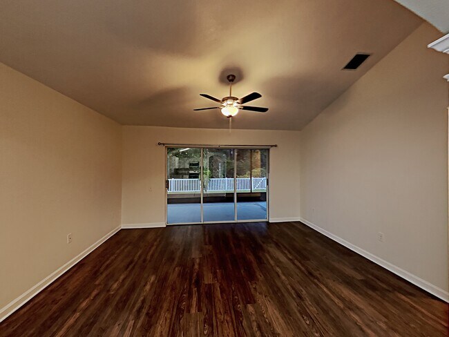 Building Photo - 2133 Shelbourne Court