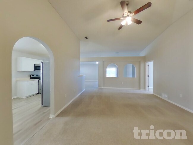 Building Photo - 7121 High Bluff Rd