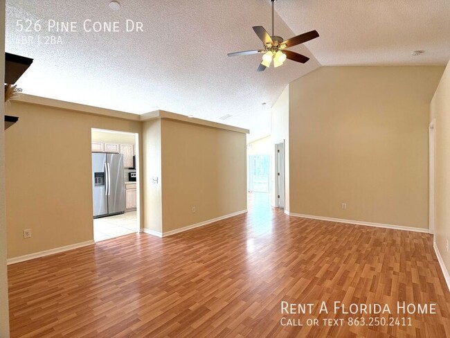 Building Photo - 526 Pine Cone Dr