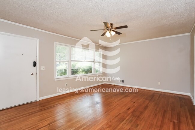 Building Photo - 1813 Bassler St