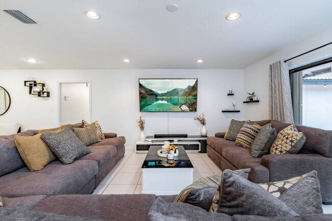 Foto del edificio - 830 SW 14th Ct