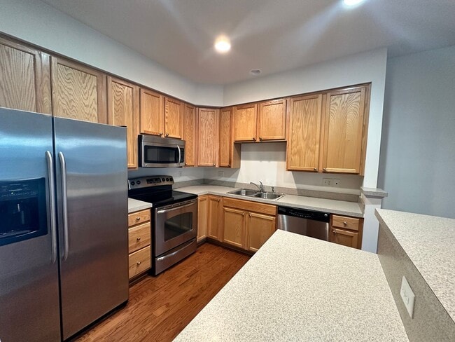 Building Photo - Townhome in Liberty Crossing! Available NOW!