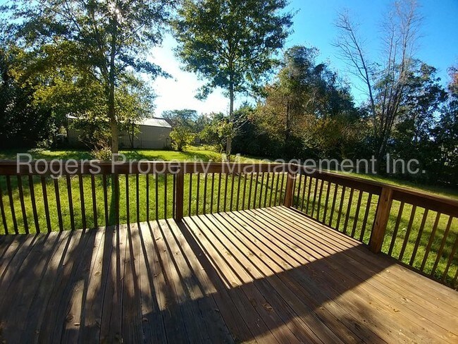 Building Photo - 204 Juanita Dr
