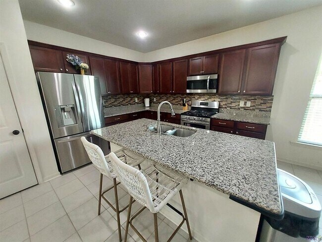 Foto del edificio - 18328 Crows Nest Dr
