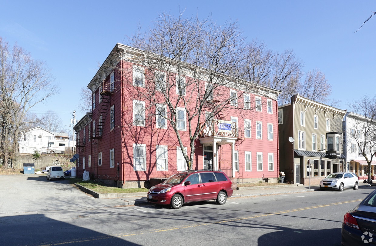Foto principal - 3015 Main St