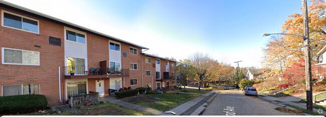 Building Photo - 129 Baywood Ave