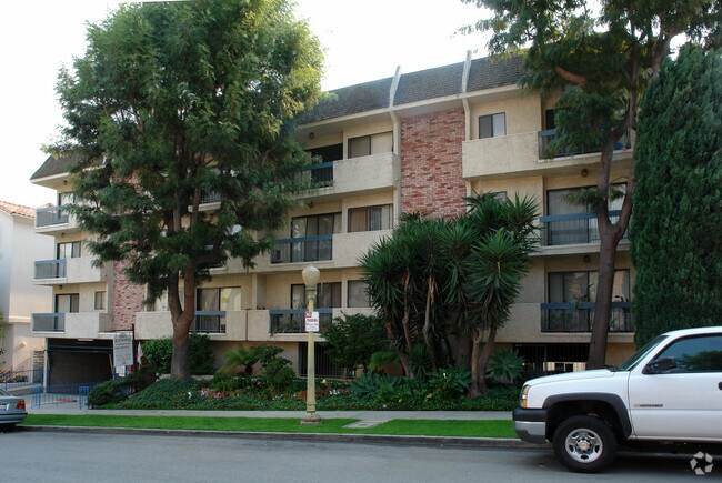 Eastborne Properties III - Eastborne III Apartments