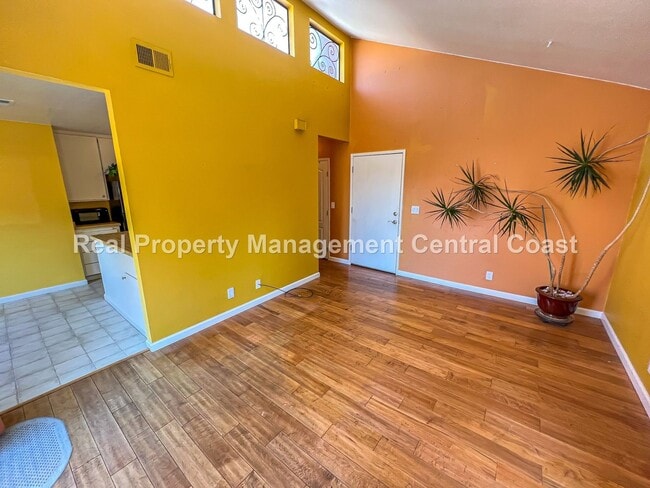 Building Photo - AVAILABLE AUGUST - Lovely San Luis Obispo ...