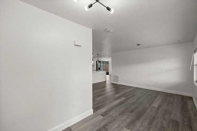 Building Photo - 14090 SW 34th Terrace Rd