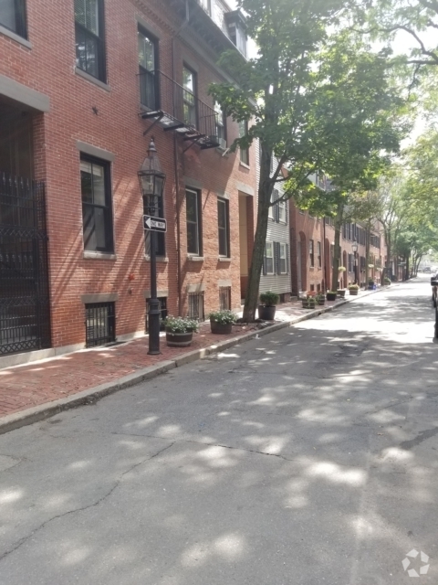 Building Photo - 12 Fayette St