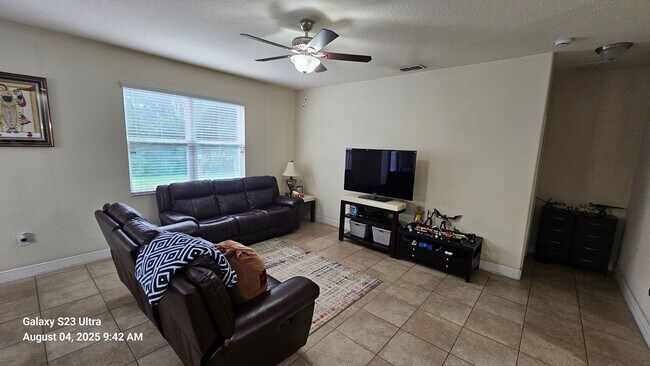 Foto del edificio - Beautiful 3 Bedroom Home for Rent in Oakbr...
